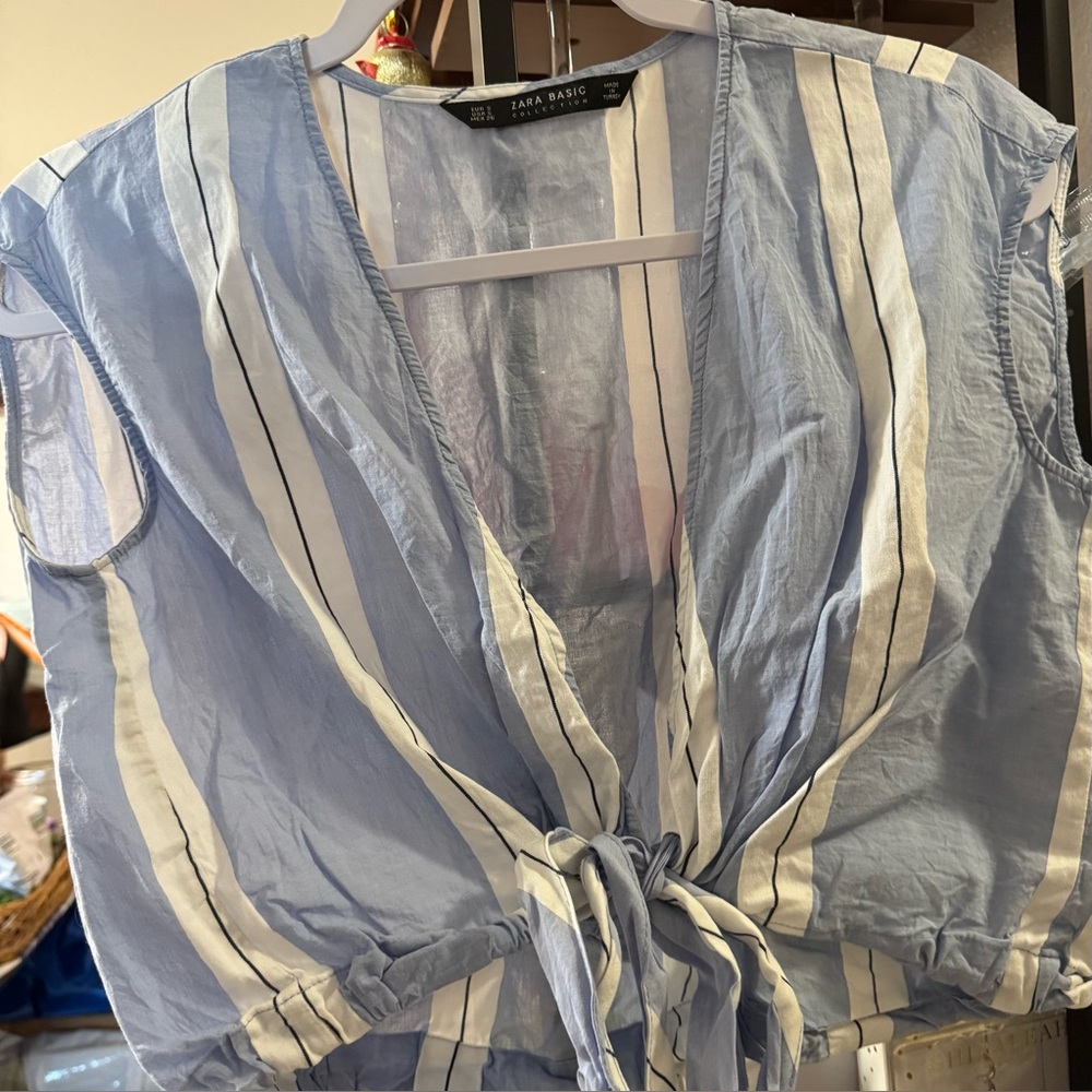 ZARA Light Blue and White Striped cropped tie Blouse no buttons - NWOT - Size S